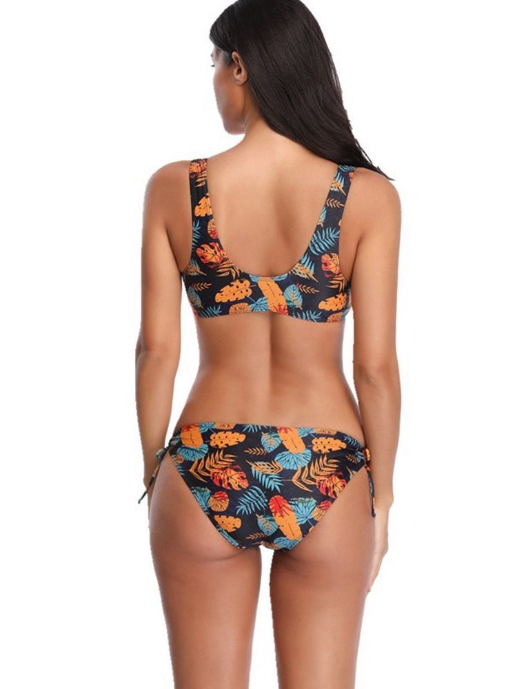 Biquíni Feminino Com Estampa Floral E Look De Praia