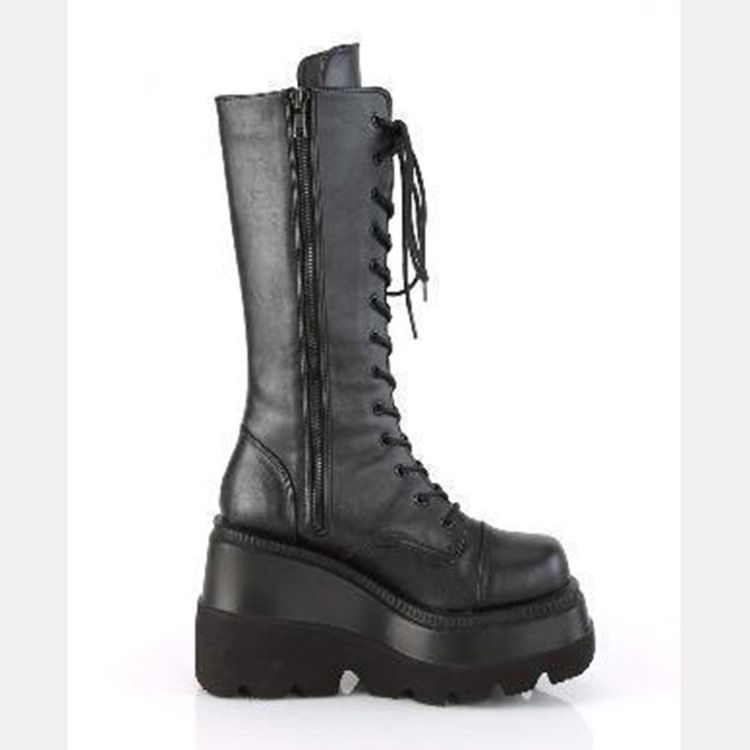 Botas Femininas Com Zíper Lateral Liso E Salto Cunha