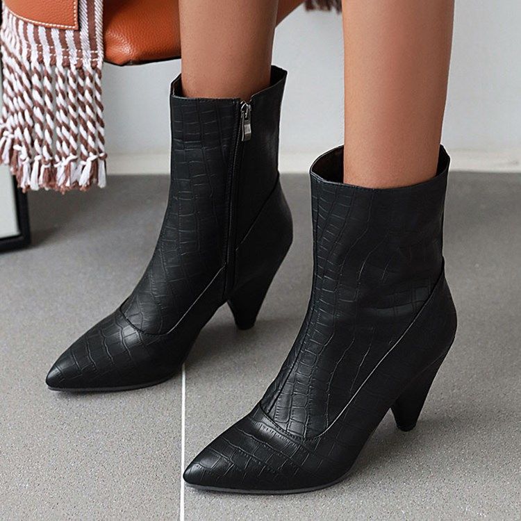 Botas Femininas Com Zíper Lateral Liso Pontiagudo