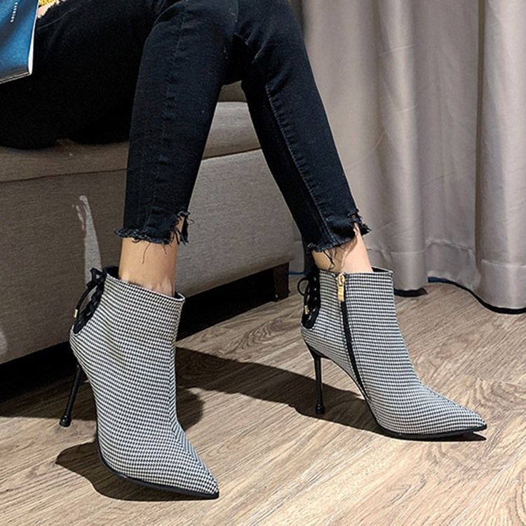 Botas Para Tornozelo Com Zíper E Salto Agulha Feminino Com Cordões Nas Costas E Bico Fino