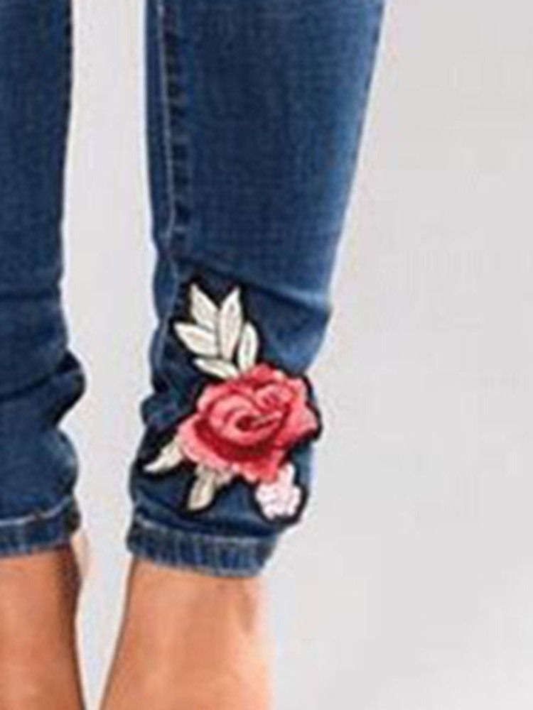 Calças Jeans Femininas Com Bordado Floral Rasgado E Cintura Média