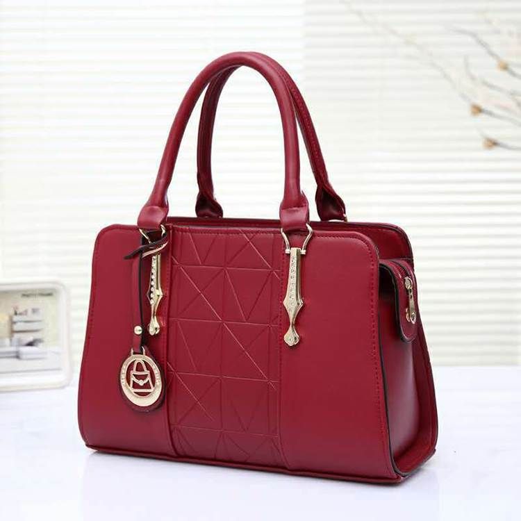 Bolsa Feminina De Pu Com Relevo Elegante