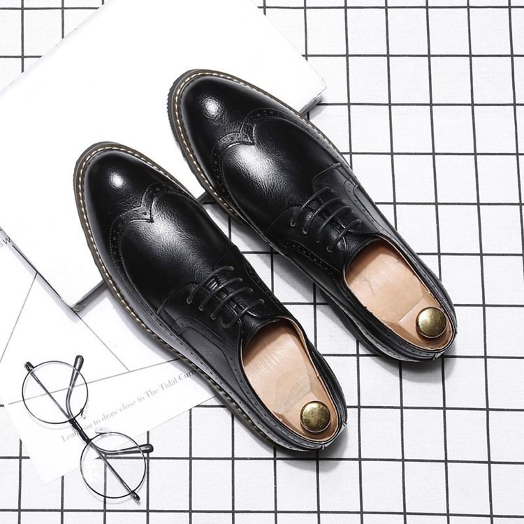 Oxfords Masculinos De Dedo Do Pé Pontiagudo Liso Com Cordões