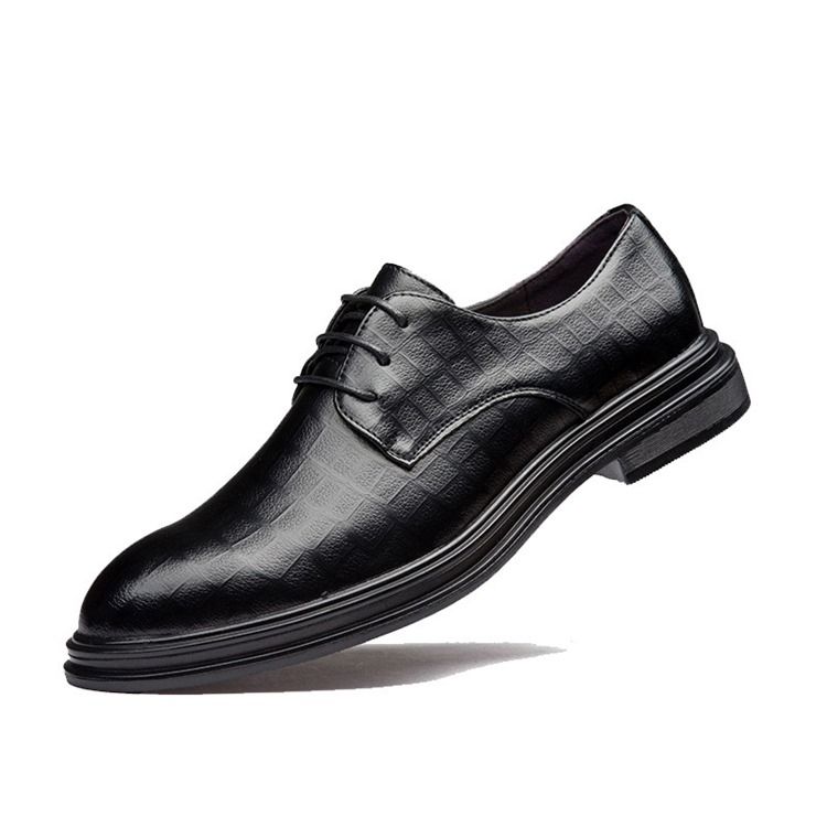 Sapatos Masculinos De Salto Liso Com Bico Fino