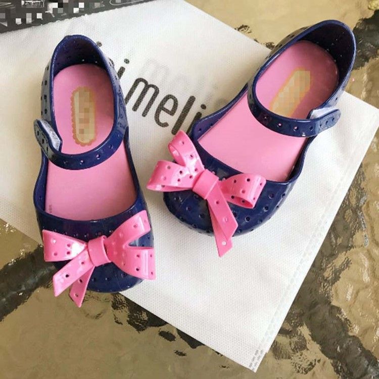 Sapatos De Bebê Com Bloco De Cor De Pvc