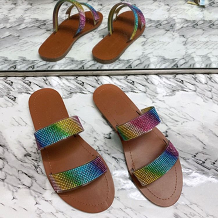 Flat Feminino Com Chinelos Flip-flop De Verão