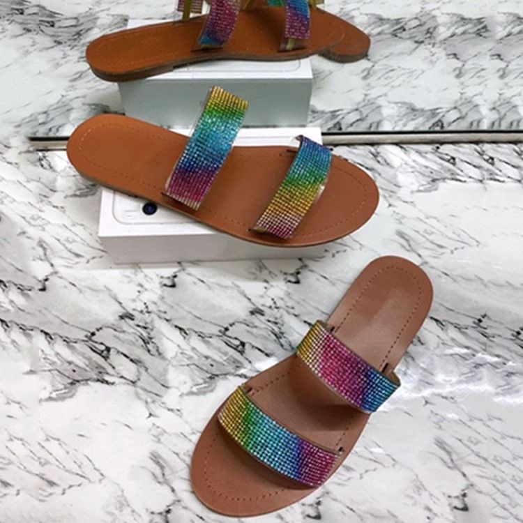 Flat Feminino Com Chinelos Flip-flop De Verão