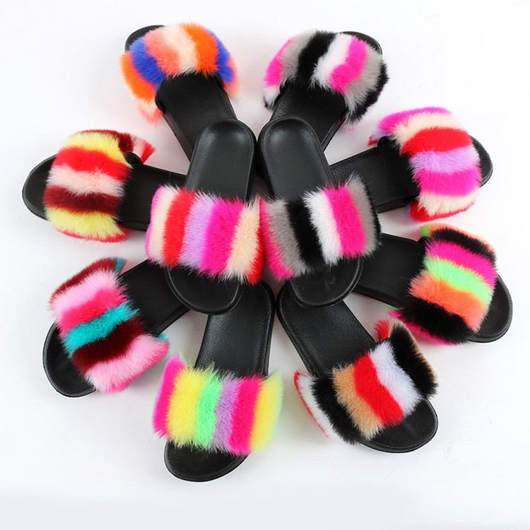 Flat Feminino Com Chinelos Pompon Flip Flop Four Seasons